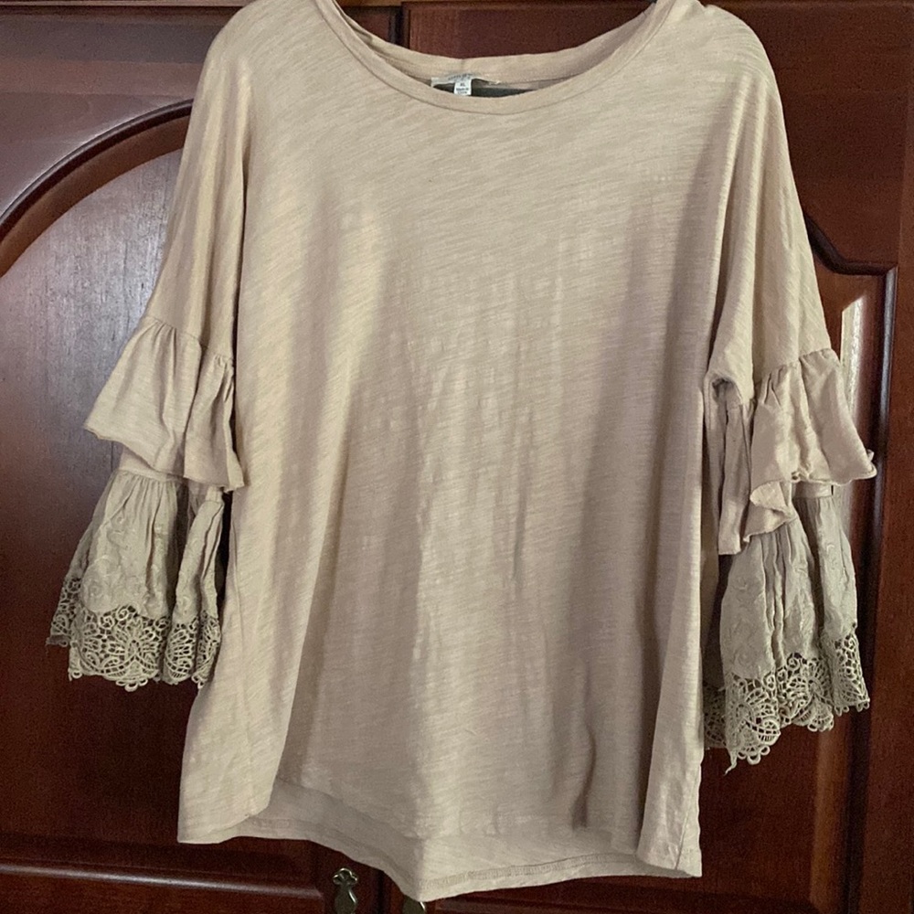 Cream Shirt with Lace Sleeve